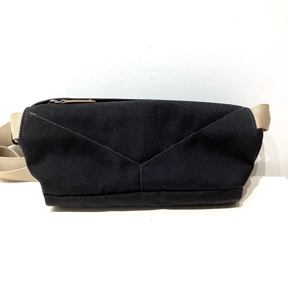 Bellroy Black and Tan Belt Bag - Picture 2 of 7